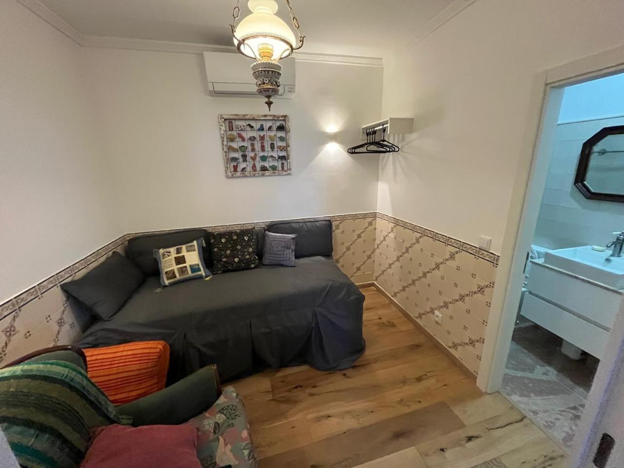 Family Hearth Of Lisbon
